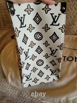 Louis Vuitton Wild At Heart Onthego Giant Monogram Jungle Animal Print Bag