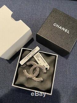 TIMELESS CLASSIC CHANEL CC LOGO CRYSTAL BROOCH PIN Limited Edition New With Tag