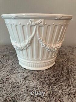 Tiffany & Co. Elegant White Cachepot, BN Condition, made in Italy, Secon Edition