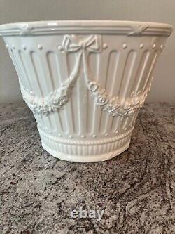 Tiffany & Co. Elegant White Cachepot, BN Condition, made in Italy, Secon Edition