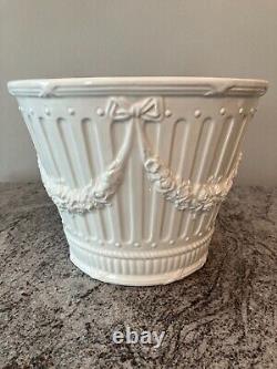 Tiffany & Co. Elegant White Cachepot, BN Condition, made in Italy, Secon Edition