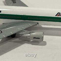 1500 Herpa Alitalia Airlines Douglas MD 11 Ailes Aéroport Italie Rare Set Jouet