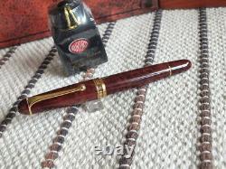 Aurora 88 Édition Limitée 680 Stylo Plume en Laque Marron Cigaro avec Plume en Or 18K