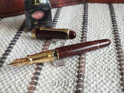 Aurora 88 Édition Limitée 680 Stylo Plume en Laque Marron Cigaro avec Plume en Or 18K