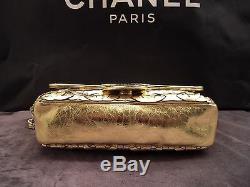 Auth Chanel Limited Edition Metallic Gold / Argent CC Logo Sac L 11,0 X H 5,5