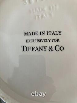 Cache-pot blanc élégant Tiffany & Co., en parfait état, fabriqué en Italie, deuxième édition.