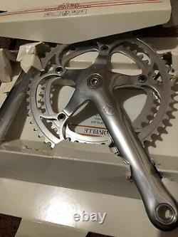 Campagnolo C-record Nos Crankset. Ce Sont Des Versions Gravées Rares Des Années 80