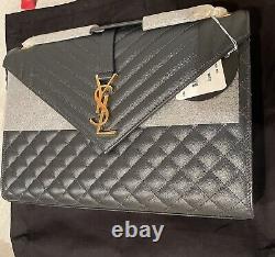 Chaud! Sac enveloppe YSL Yves Saint Laurent large, fumée noire NWT édition limitée Cassandre