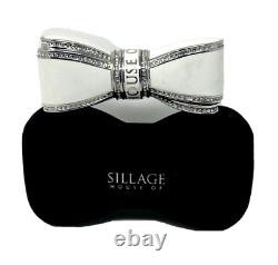 Étui à rouge à lèvres en édition limitée Bow de House of Sillage, blanc avec cristaux Swarovski