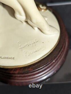 Figurine de docteur Lady Vintage Guiseppe Armani de 1993 signée