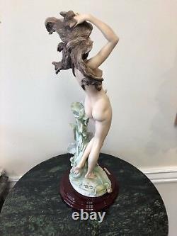 G. Armani Extrêmement Rare Limited Edition A. P. Violetta Figurine Nue