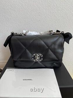 Nouveau Chanel19 Inverser Black Lambskin Small Flap Bag MIX Hardware Withreceipt