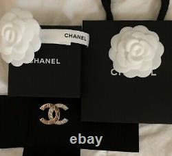 Nouvelle Chanel Pharrell Edition Limitée Capsule Collection CC Brooch