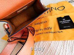 Sac bandoulière ajustable en cuir orange avec rabat et verrou Rock Stud Valentino de NWT