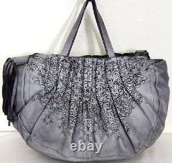 Sac fourre-tout en cuir gris découpé au laser avec fleurs de Caterina Lucchi Designer - X-Body. Neuf avec étiquettes.