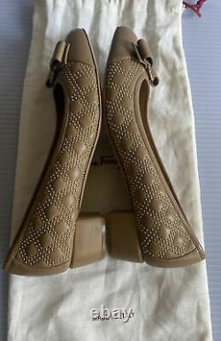 Salvatore Ferragamo Femmes Vara Bow Studded Leather Pump Taille 8 B
